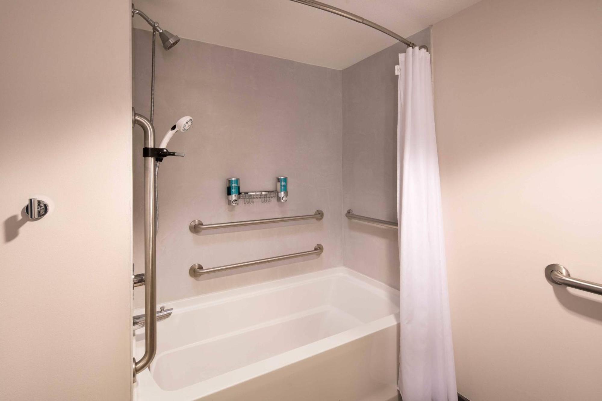 Hotel Aloft 3*