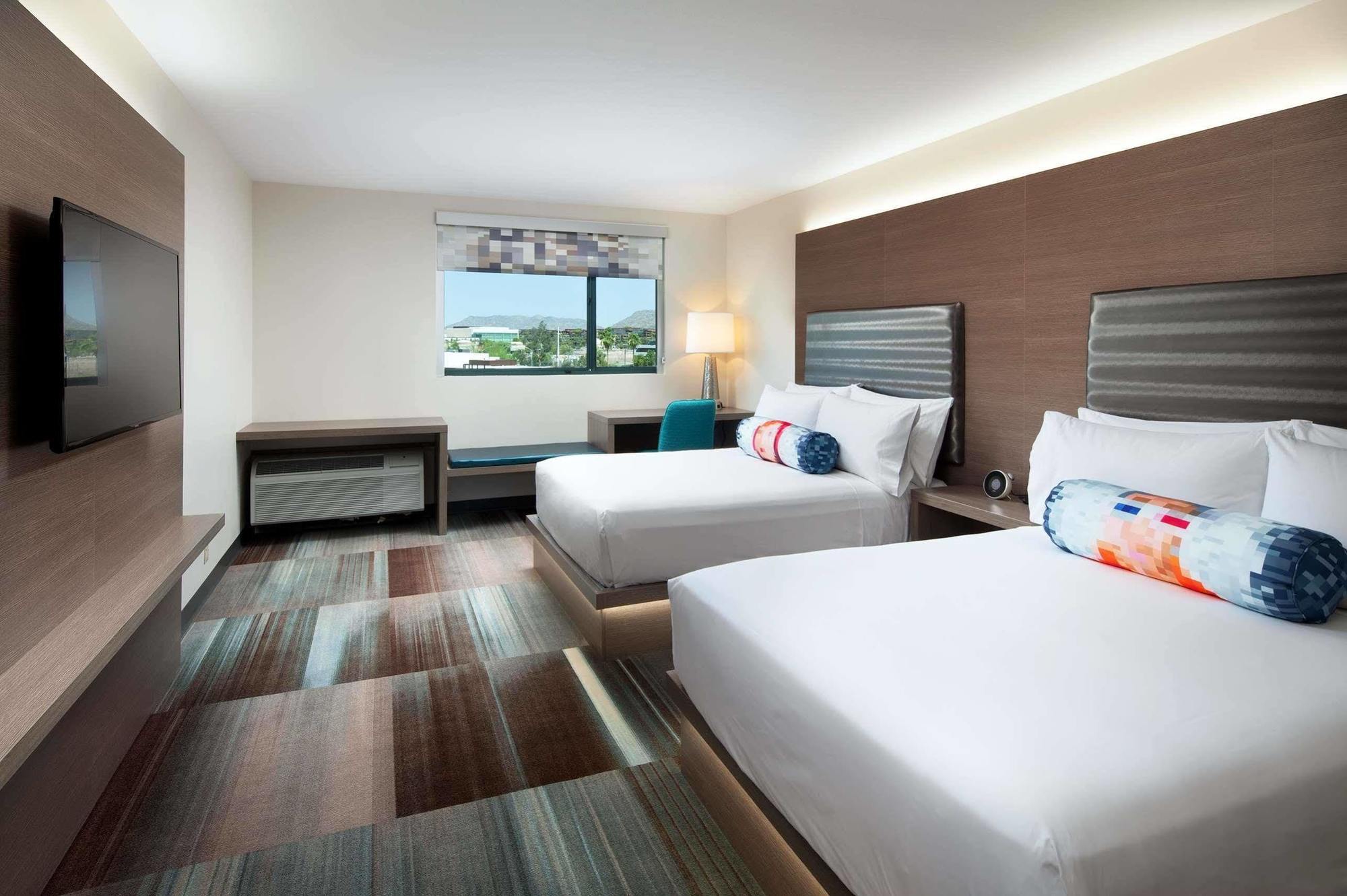 Aloft Hotel 3*